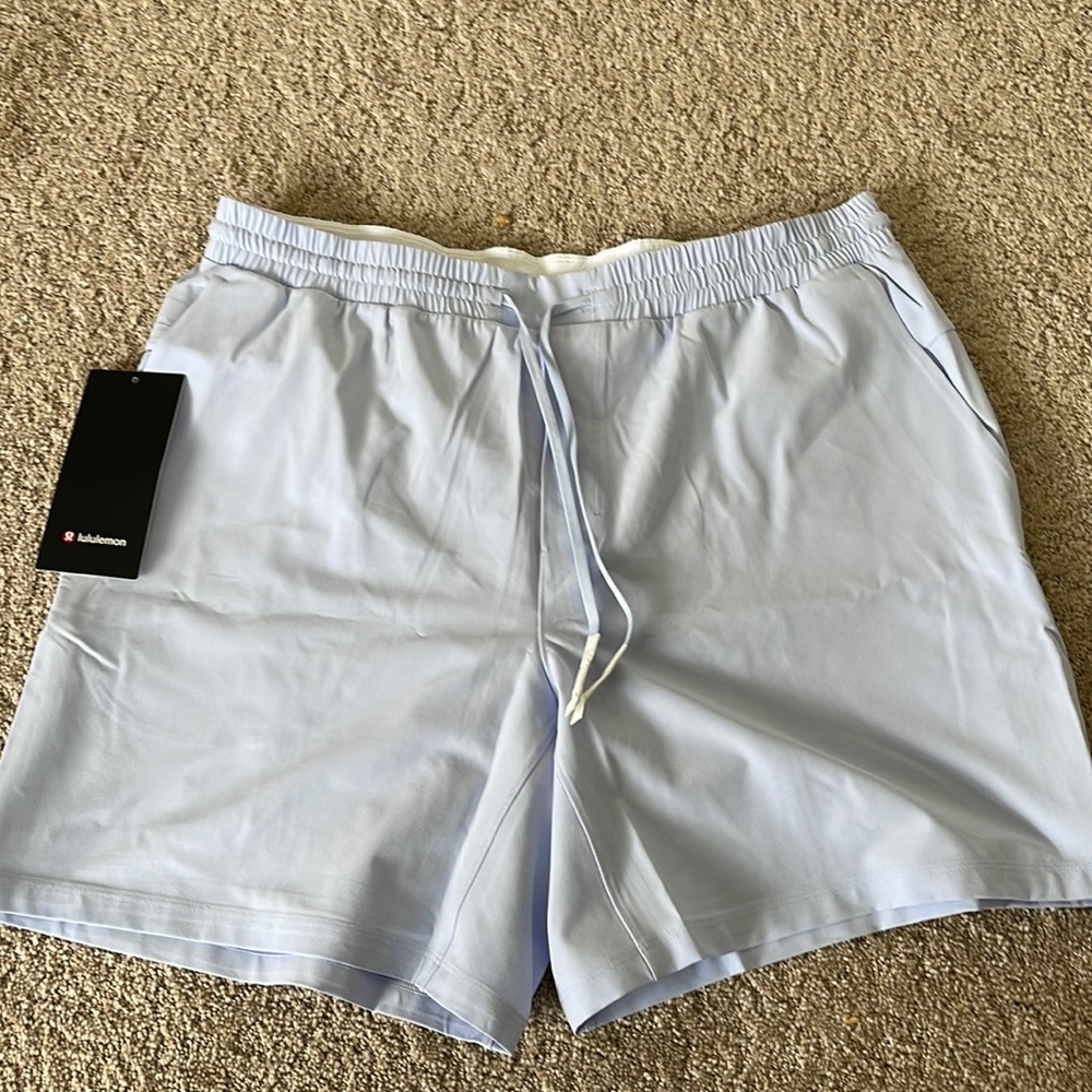 NWT LULULEMON POOL SHORT 7” XL
